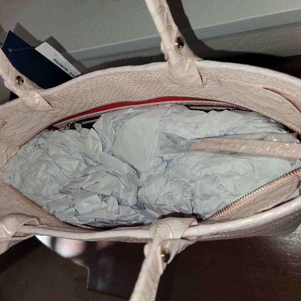 ⭐LAST ONE Dooney & Bourke metal blush leather tote - Picture 5 of 9